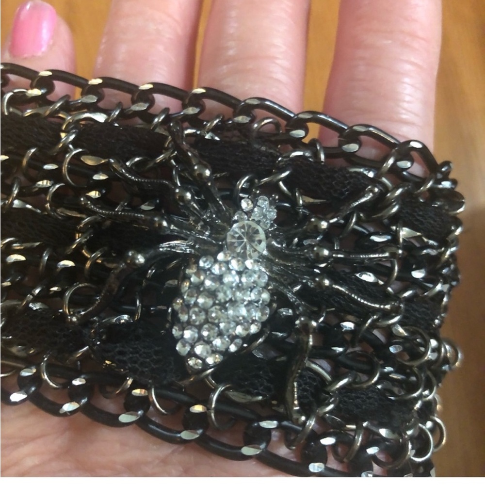 Spooky Spider Bracelet Halloween Ready Wire mesh chain rhinestone bracelet NWT
